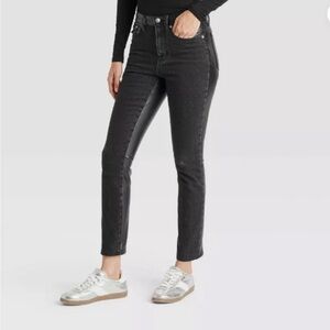 🖤 Universal Threads Mid-Rise Faux Leather Slim Jeans – Size 8R – Like New 🖤